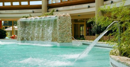 Gotthard Therme Hotel & Conference****