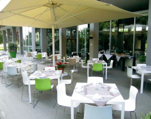 Mod 05 Living Hotel*** Image three