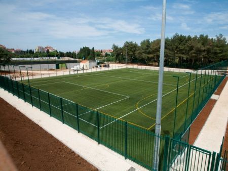 Kleiner Kunstrasen Rovinj