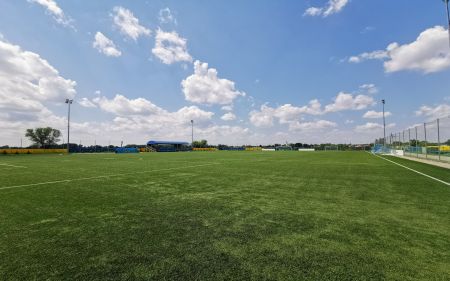 Kunstrasenplatz Gyirmot