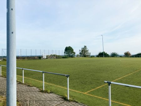 Kunstrasenplatz Lauterburg