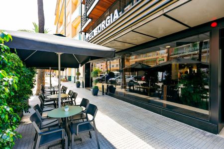 https://www.soccatours.com/en/media/catalog/product/cache/da432fc9ee79dfca32e073c2235ab4d7/h/o/hotel_borgia_gandia_soccatours_3_.jpg