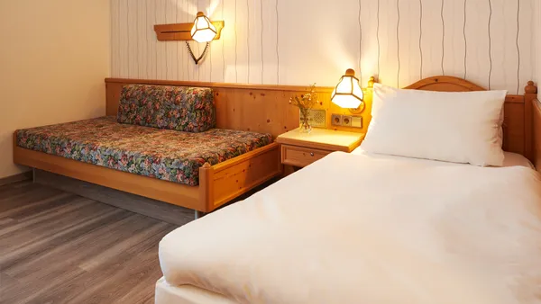 Parkhotel Altes Kaffeehaus - SOCCATOURS