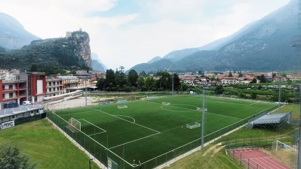 Stadion Kunstrasen - SOCCATOURS