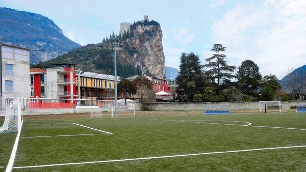 Stadion Kunstrasen - SOCCATOURS