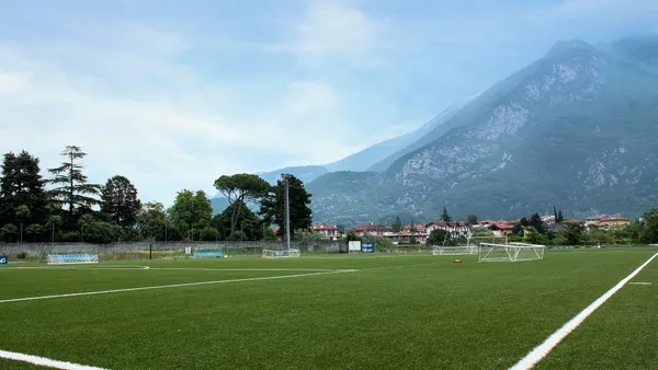 Stadion Kunstrasen - SOCCATOURS