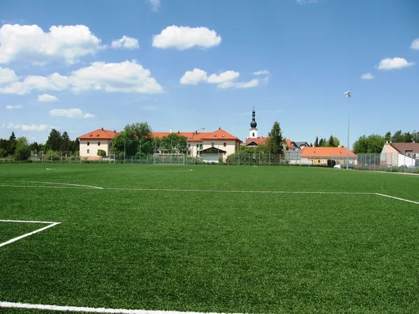 Kunstrasenplatz - SOCCATOURS