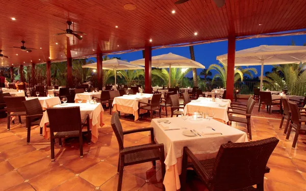 Ria Park Hotel Resort & Spa - SOCCATOURS