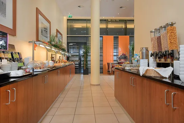 Star Inn Hotel Salzburg Airport - SOCCATOURS