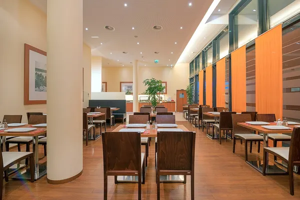 Star Inn Hotel Salzburg Airport - SOCCATOURS