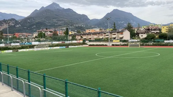 Kunstrasenplatz Riva del Garda - SOCCATOURS