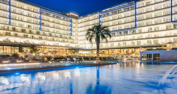 Lazure Hotel