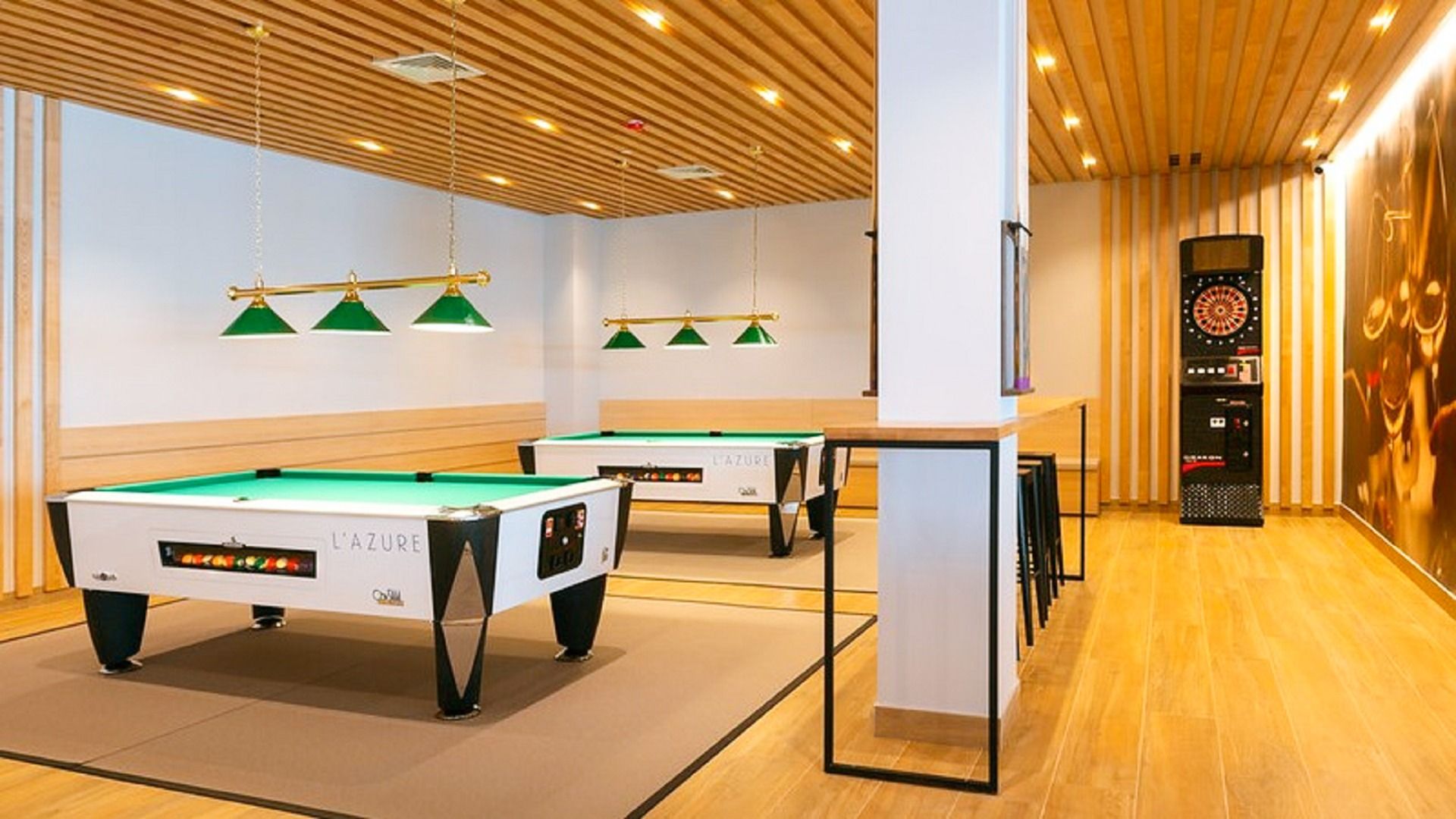 Lazure Hotel
