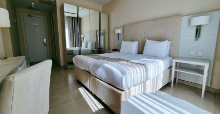 Maritim Antonine Hotel & Spa