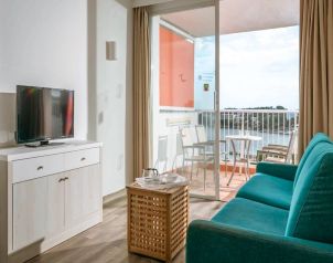 Aparthotel Vistasol Image four