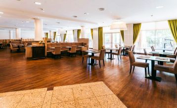 Plaza Premium Vienna****