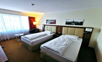 Plaza Premium Vienna****