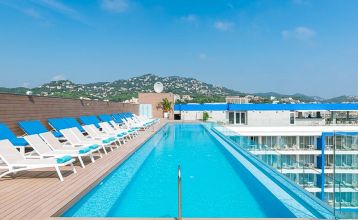 Lazure Hotel
