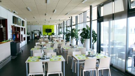 https://www.soccatours.com/media/catalog/product/cache/da432fc9ee79dfca32e073c2235ab4d7/f/u/fussballtrainingslager_gaestehaus_neckarpark_soccatours5.jpg