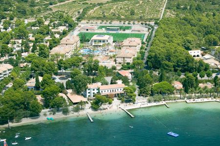 https://www.soccatours.com/media/catalog/product/cache/da432fc9ee79dfca32e073c2235ab4d7/f/u/fussballtrainingslager_playa_mar_spa_soccatours.jpg