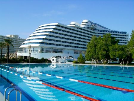 https://www.soccatours.com/media/catalog/product/cache/da432fc9ee79dfca32e073c2235ab4d7/f/u/fussballtrainingslager_titanic_deluxe_lara_soccatours2.jpg