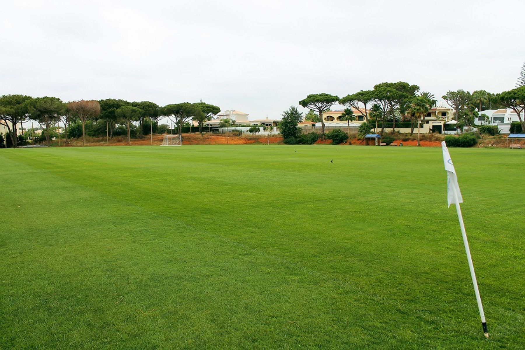 Browns Sports & Leisure Club