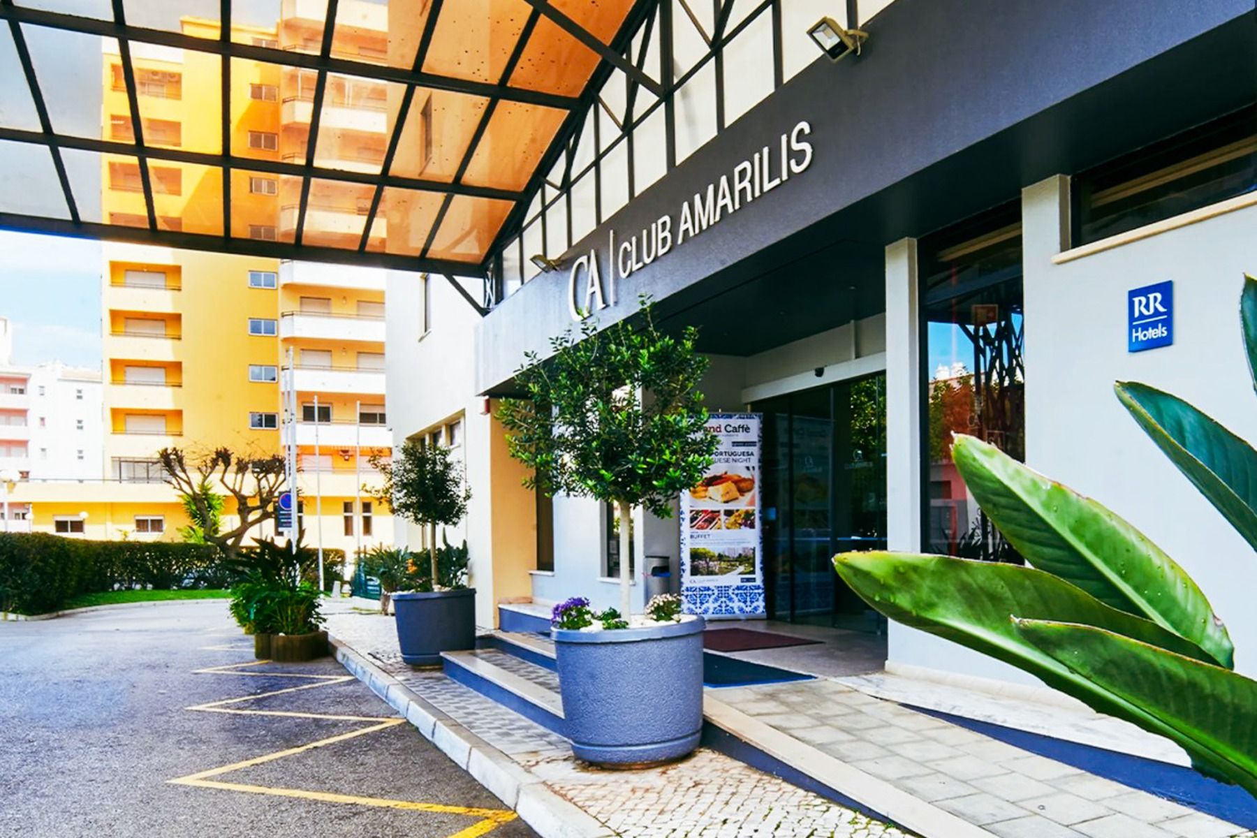 RR Club Amarilis***