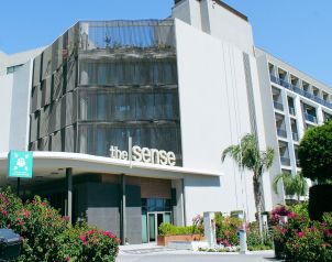 The Sense Deluxe Hotel Image two