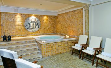 Ria Park Hotel Resort &amp; Spa