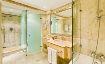 Ria Park Hotel Resort &amp; Spa