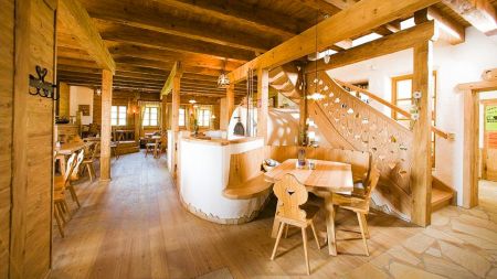 https://www.soccatours.com/nl/media/catalog/product/cache/da432fc9ee79dfca32e073c2235ab4d7/f/u/fu_balltrainingslager_hotel_fast_soccatours_22_.jpg