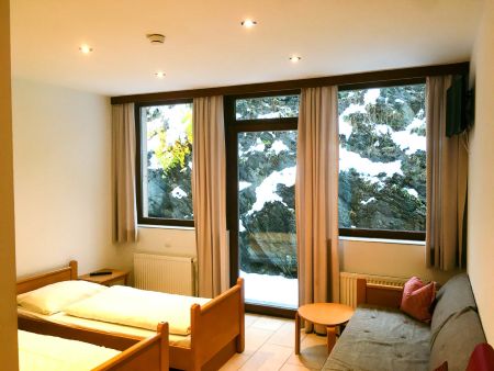 https://www.soccatours.com/nl/media/catalog/product/cache/da432fc9ee79dfca32e073c2235ab4d7/f/u/fu_balltrainingslager_hotel_josef_soccatours_7__1.jpg