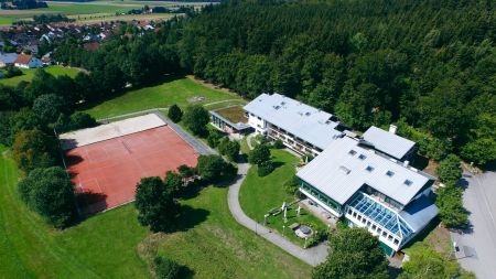 https://www.soccatours.com/nl/media/catalog/product/cache/da432fc9ee79dfca32e073c2235ab4d7/f/u/fu_balltrainingslager_stb_campus_soccatours.jpg