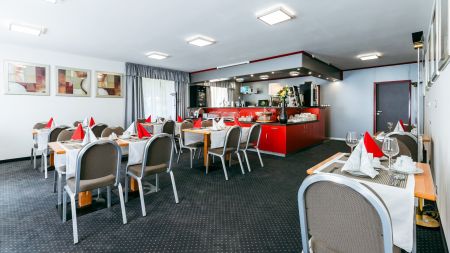 https://www.soccatours.com/nl/media/catalog/product/cache/da432fc9ee79dfca32e073c2235ab4d7/f/u/fussballtrainingslager_hotel_subterra_soccatours3.jpg