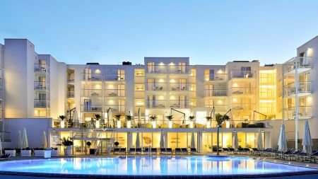 https://www.soccatours.com/nl/media/catalog/product/cache/da432fc9ee79dfca32e073c2235ab4d7/f/u/fussballtrainingslager_valamar_sanfior_soccatours3.jpg