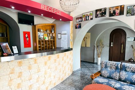 https://www.soccatours.com/nl/media/catalog/product/cache/da432fc9ee79dfca32e073c2235ab4d7/h/o/hotel_bohemia_excellent_soccatours_2_.jpg