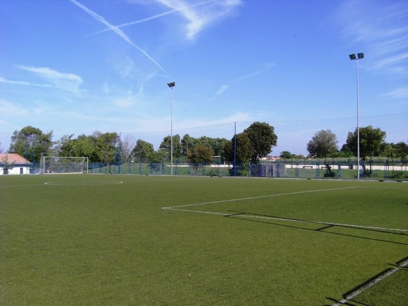 Kleiner Kunstrasen Novigrad