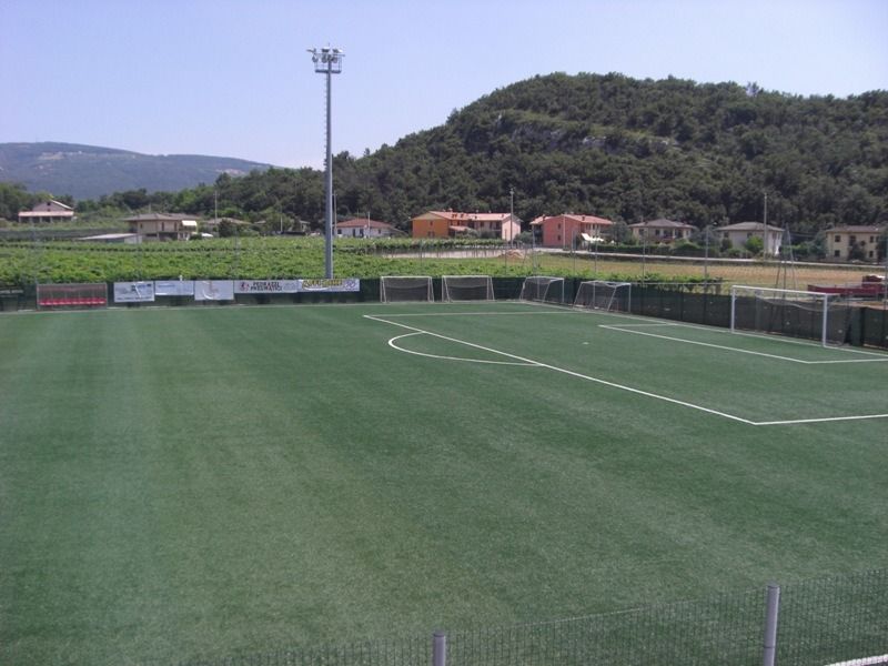 Kunstrasenplatz Rivoli