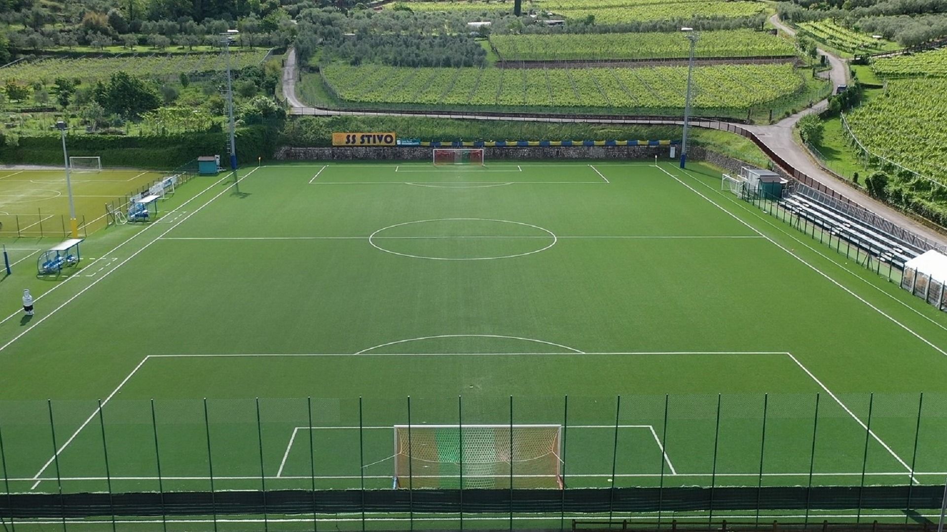 Kunstrasenplatz Bolognano