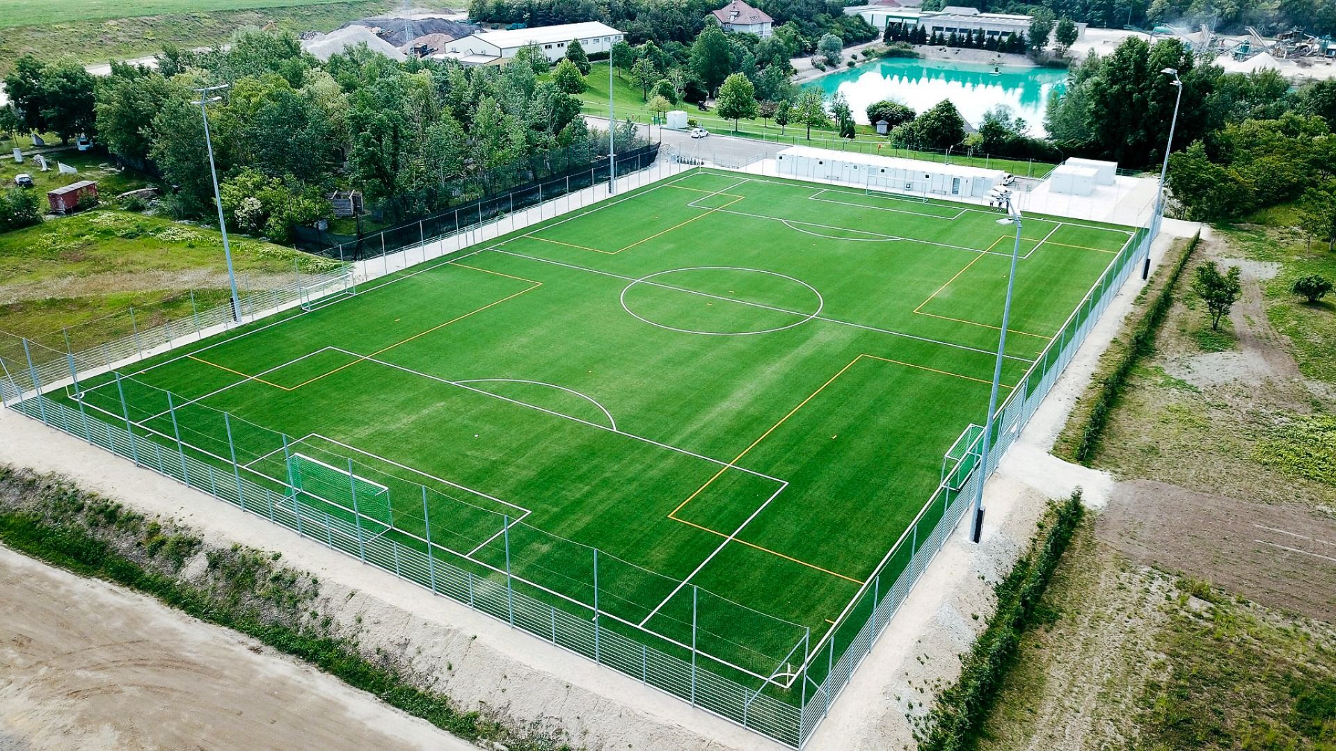 Kunstrasenplatz Sportanlage Riedmüller