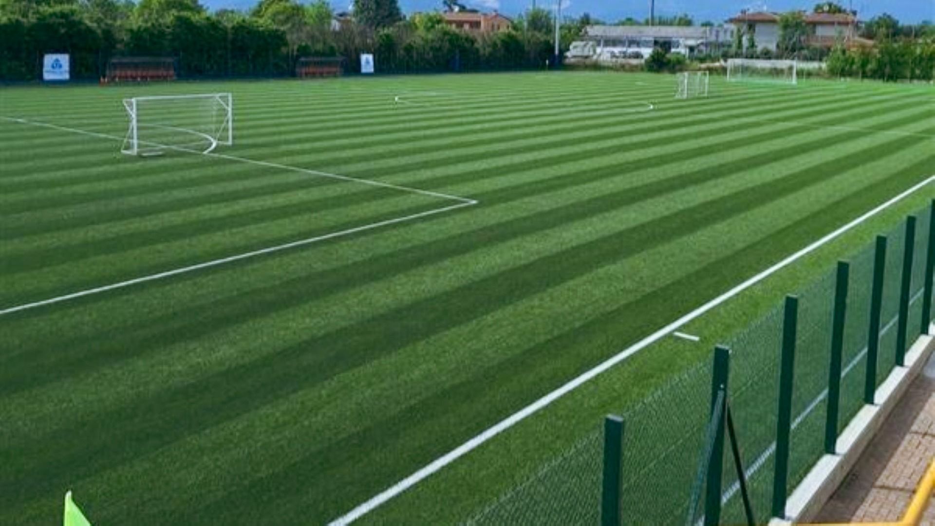 Kunstrasenplatz 2 Calcinato