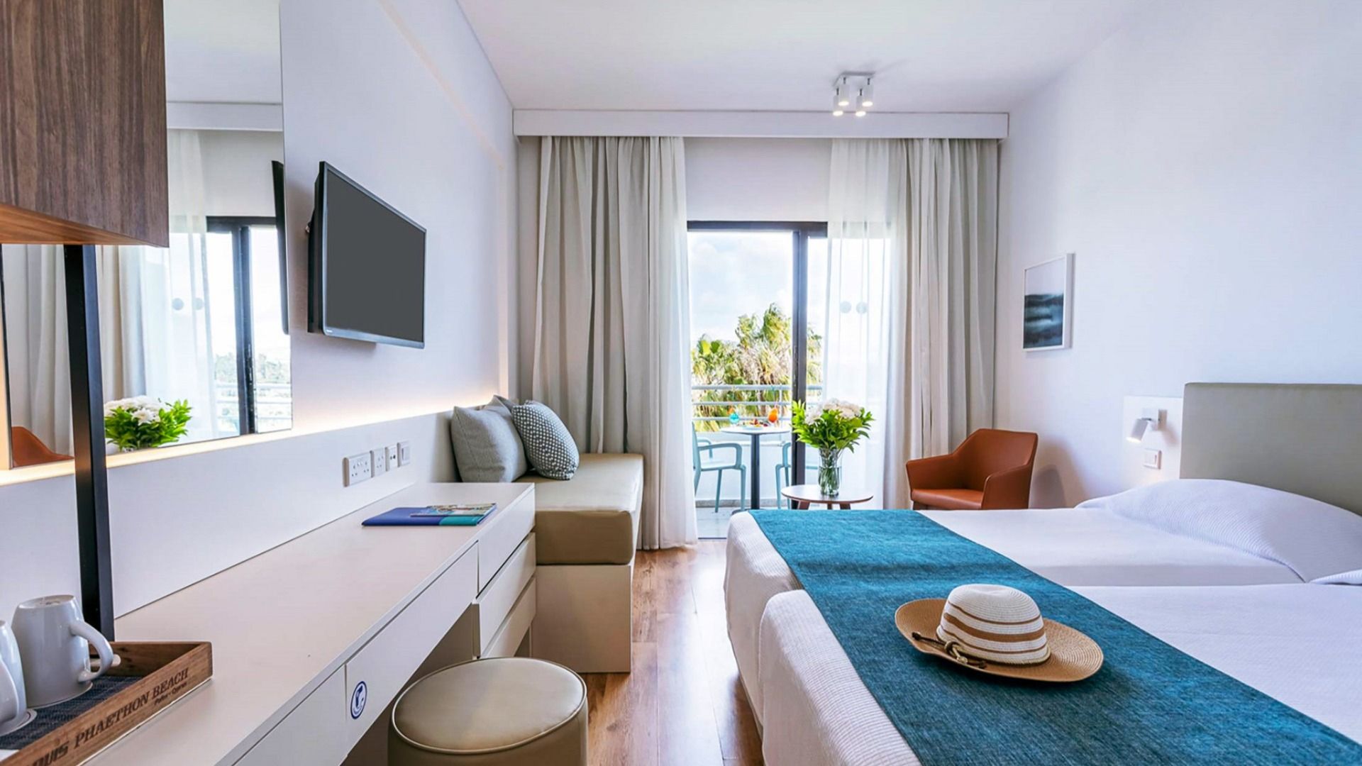 Hotel Louis Phaethon Beach