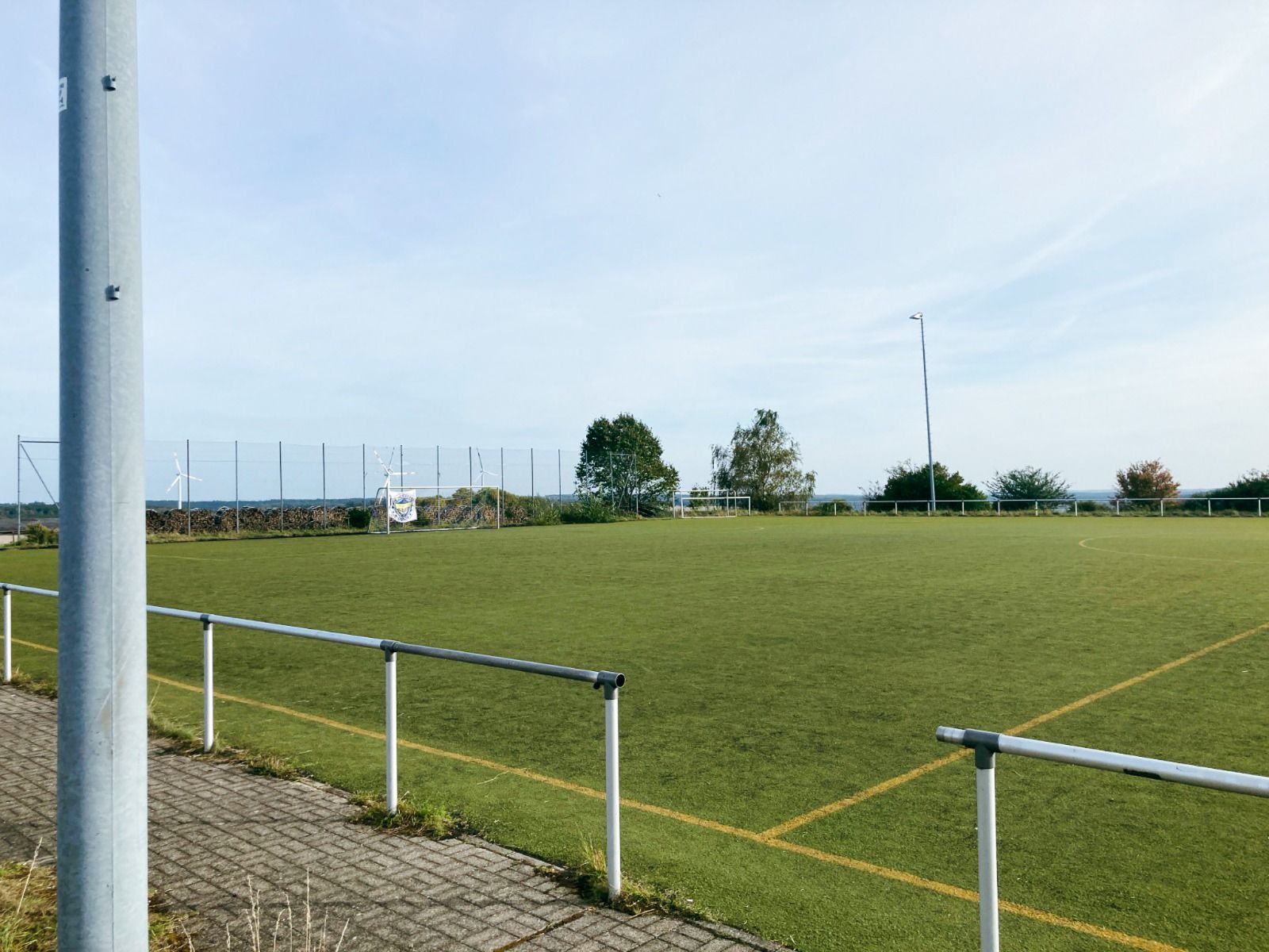 Kunstrasenplatz Lauterburg