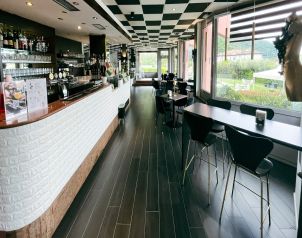 Hotel Everest*** Image two