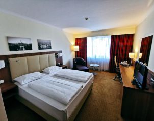 Plaza Premium Wien**** Image three