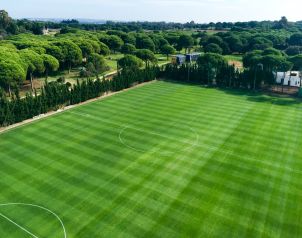 Hotel Barrosa Park Image five