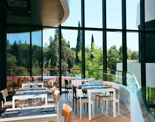 Hotel Lone***** Image three