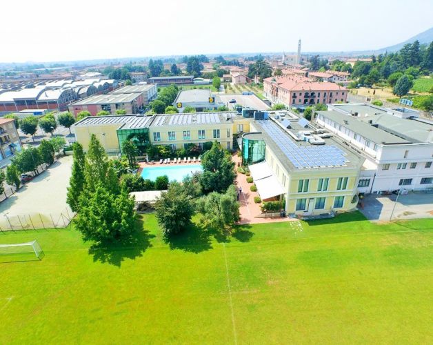 Hotel Touring**** Image one