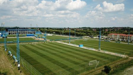 Naturrasenplatz 8 Gyirmot