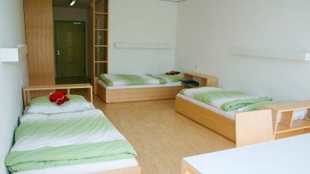 https://www.soccatours.com/no/media/catalog/product/cache/da432fc9ee79dfca32e073c2235ab4d7/f/u/fu_balltrainingslager_lehrlingshaus_5_.jpg